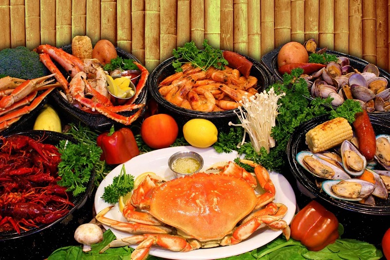 Thưởng thức các món hải sản thơm ngon sẽ cho du khách những trải nghiệm thật tuyệt vời
