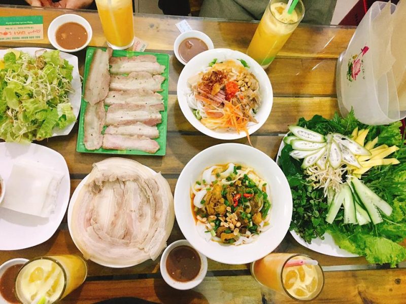 bánh trán cuốn thịt heo - món ăn ngon nổi tiếng của Đà Nẵng